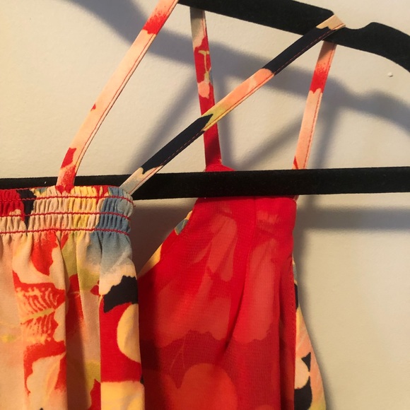 Flowy Red Floral Loft Tank Top - Picture 4 of 5